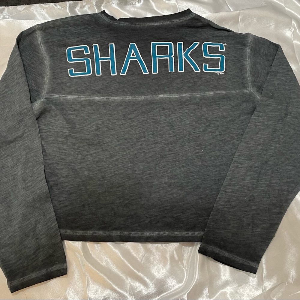 Sharks Official Licensed NHL Boys Grey T-Shirt Boy’s Size Small/4-6